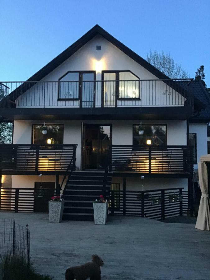 Lagenhet I Villa Pa Fornudden Tyreso Экстерьер фото