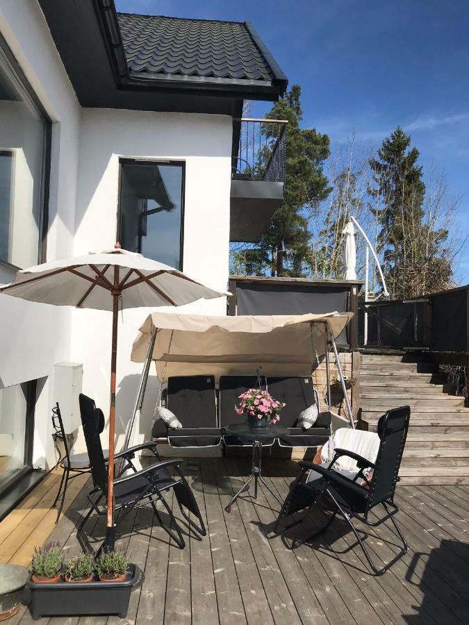 Lagenhet I Villa Pa Fornudden Tyreso Экстерьер фото