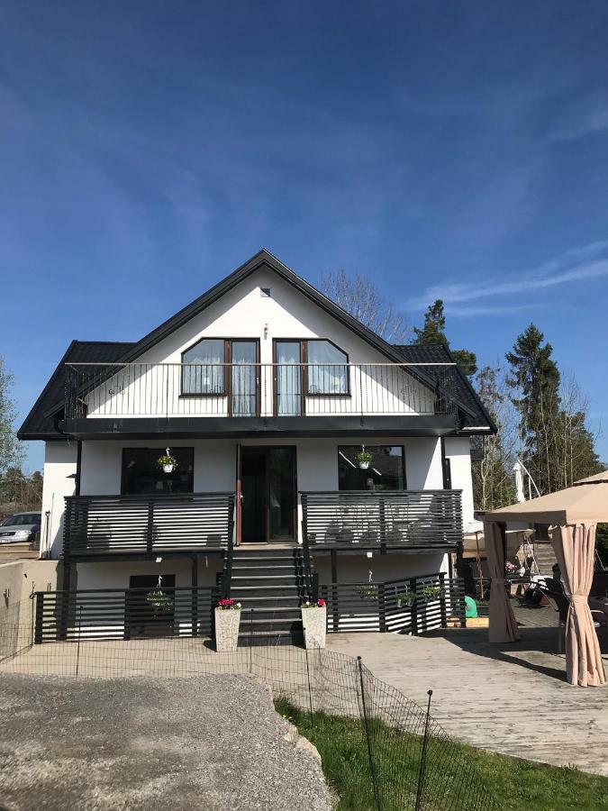 Lagenhet I Villa Pa Fornudden Tyreso Экстерьер фото