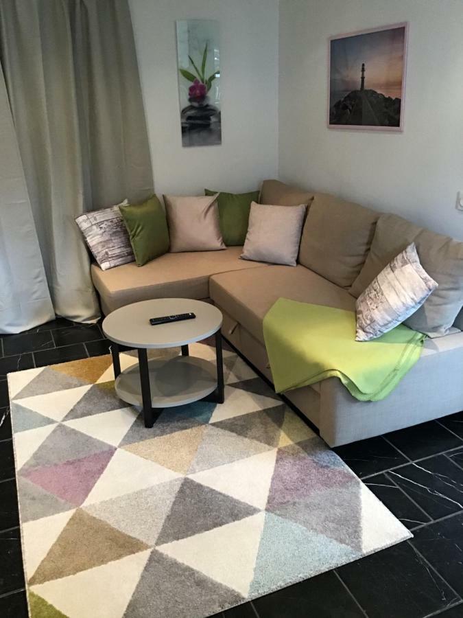 Lagenhet I Villa Pa Fornudden Tyreso Экстерьер фото