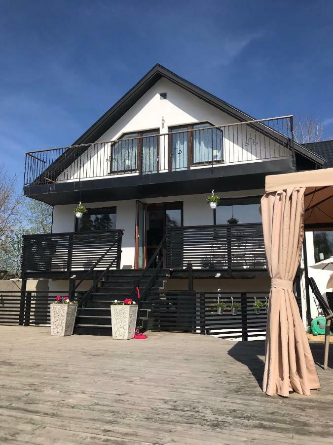 Lagenhet I Villa Pa Fornudden Tyreso Экстерьер фото